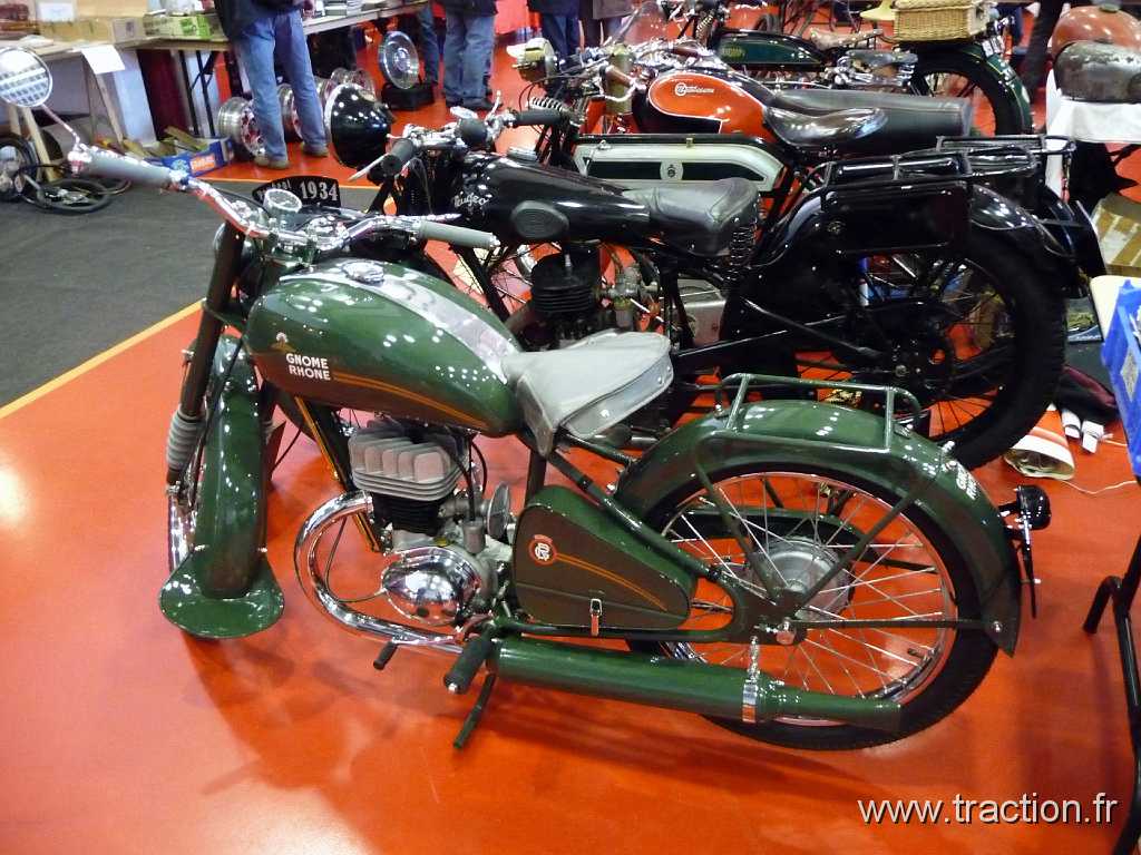 20090228 Montbeliard (37).jpg - 28/02/2009 - 25200 MONTBELIARD VIEUX VOLANTS FRANCS-COMTOIS Bourse d'échange Autos-Motos Anciennes - la Roselière - Stand Rétro Motos Cycles de l'Est - Gnome et Rhône - Type R4B - 1951